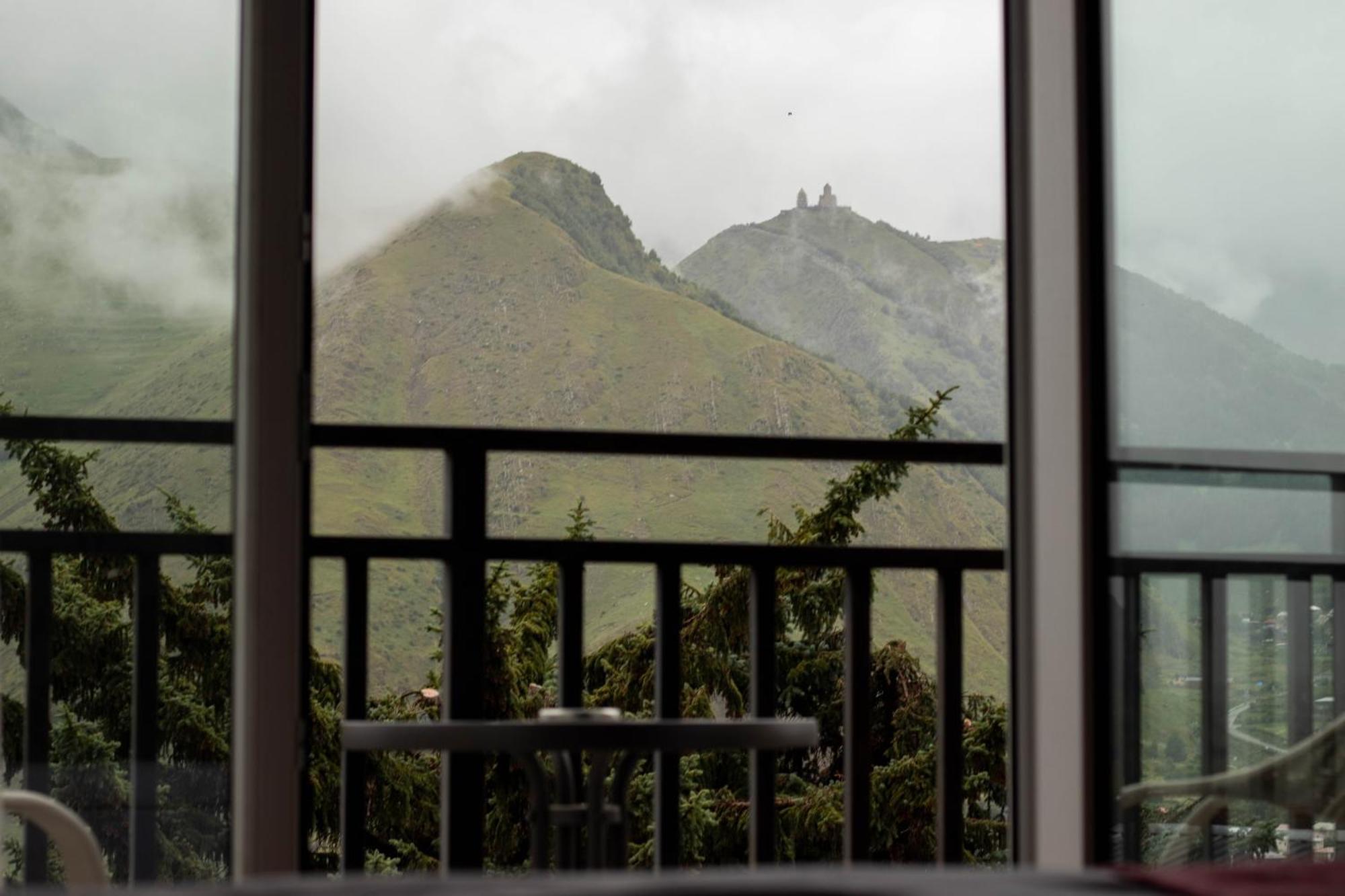 Planet Kazbegi Ξενοδοχείο Εξωτερικό φωτογραφία