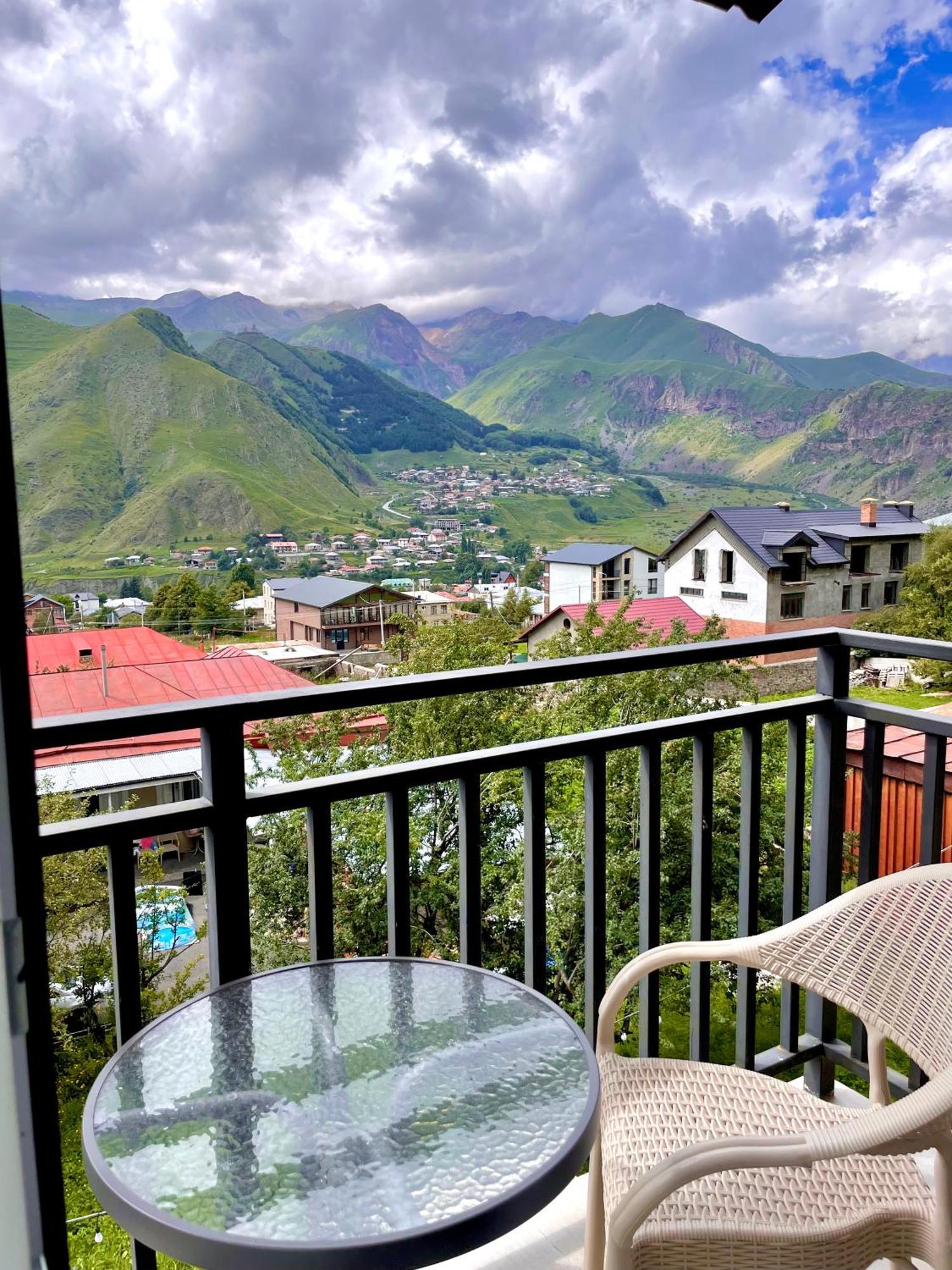 Planet Kazbegi Ξενοδοχείο Εξωτερικό φωτογραφία